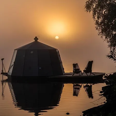 Aurora Hut Hotel en barco Savonlinna