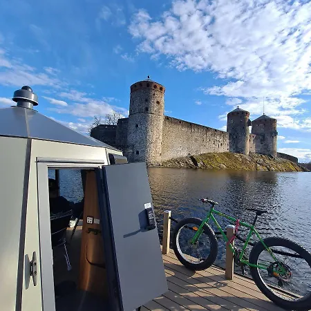 船上ホテル Aurora Hut *